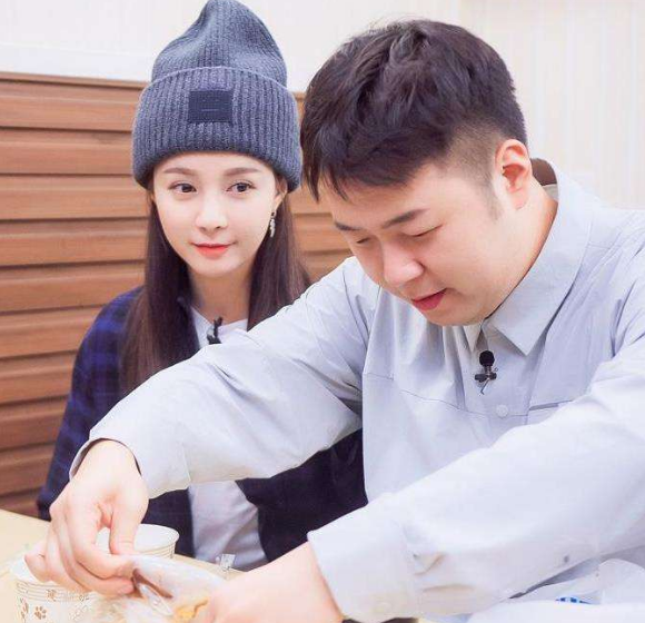 杜海涛沈梦辰在一起8年不结婚，霍思燕杜江结婚8年不办婚礼