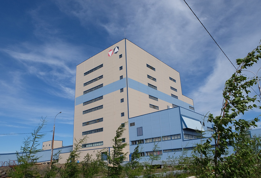 实拍俄罗斯最大钻石矿场，直接钻石诞生过程，原来是这么操作的