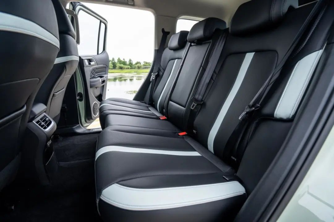 取消前后差速锁，换装智能四驱！抢先试驾坦克300城市版