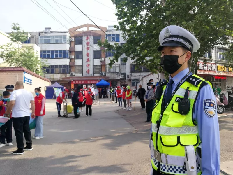 重庆|开学第一课 | 重启“护学岗”，我们同步“开学”啦！