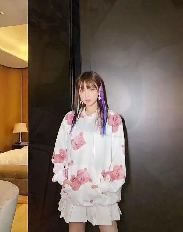 李小璐2020年终笔记，晒父母和女儿，秀闺蜜，只字不提贾乃亮