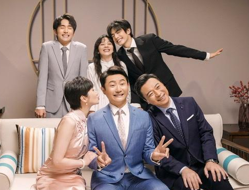 以家人之名 主演重聚 谭松韵喜上眉梢 李爸凌爸摆拍默契十足 娱乐 蛋蛋赞