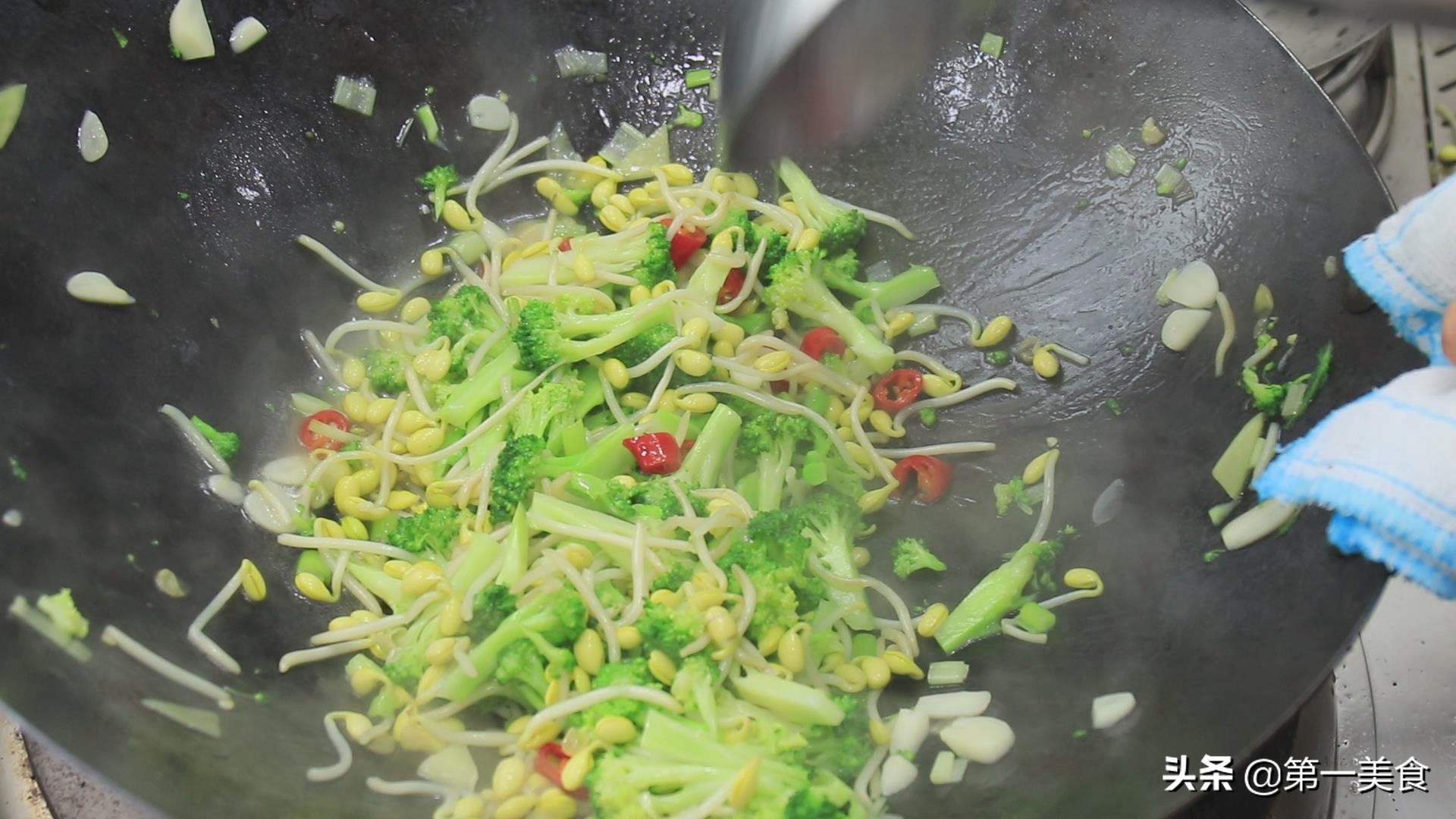 图片[12]-【西蓝花炒豆芽】做法步骤图 厨师长教你正确做法 清脆爽口又-起舞食谱网