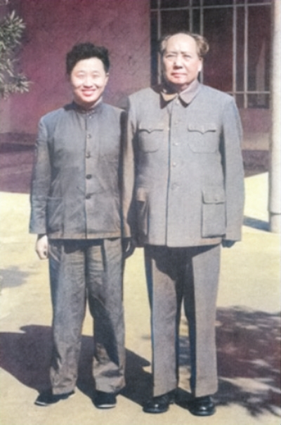 毛主席逝世3小时后，周福明跪着给他最后一次理发：泪水早已哭干-第1张图片-大千世界