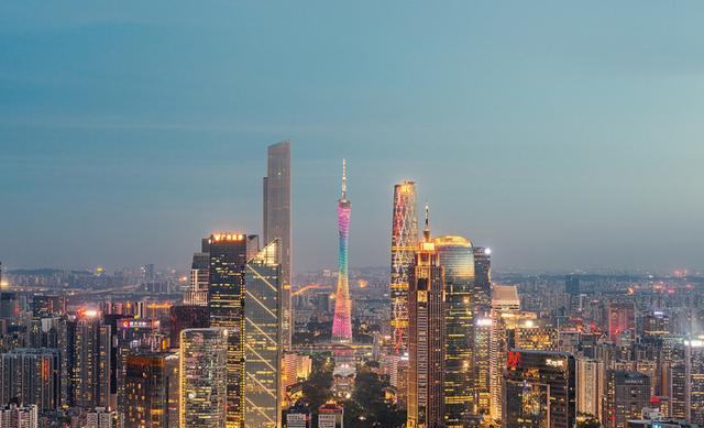 新时代3大“铁饭碗”，再累也别辞职，“熬过来