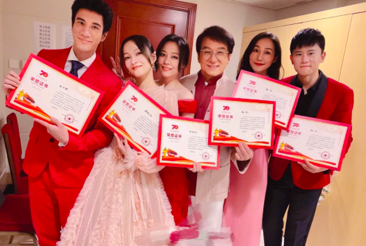 张靓颖为何敢公开暗讽《王牌对王牌》，她的底