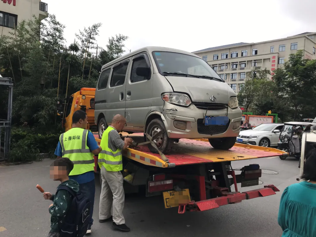 动真格!亳州警方整治“僵尸车”在行动