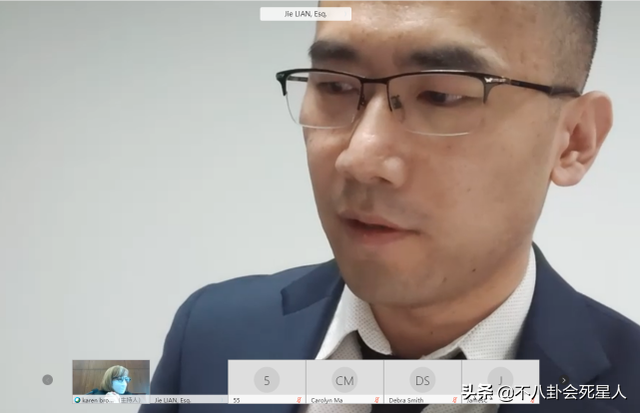 郑爽庭审现场发狂，美国法官要求她进行精神鉴