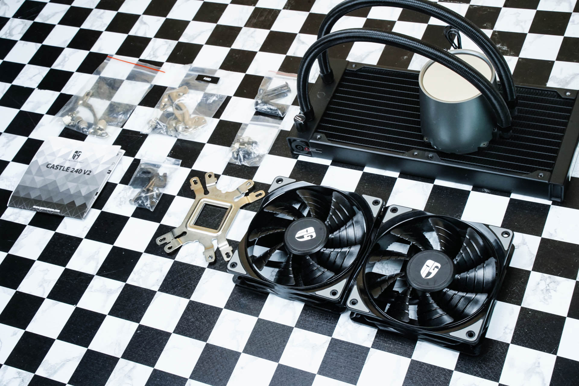 办公电脑也要高颜值，帮闺蜜组装电脑，我自己却爱了