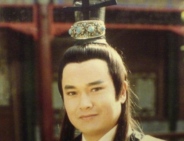九版楚留香，郑少秋经典、最新版太辣眼，成功挽救朱孝天