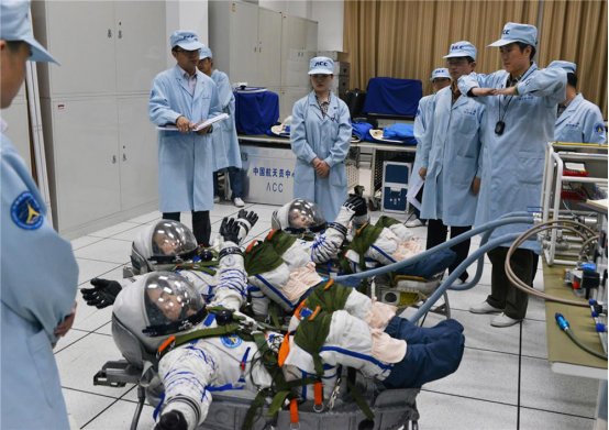 �й������˵���̫��վ���������ң�16ѡ3������ΰֻ�ܵ��油