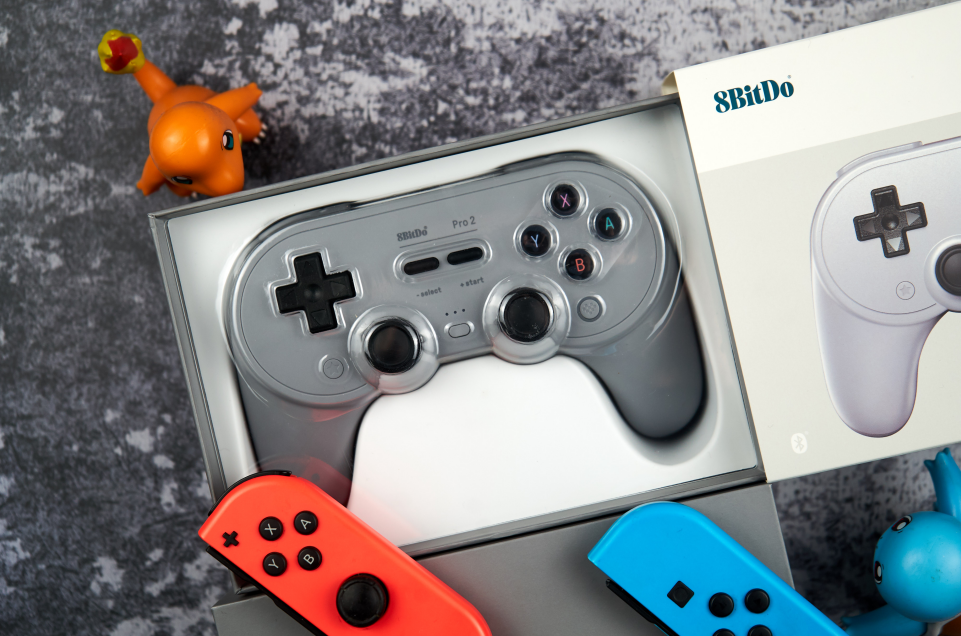 八位堂Pro2蓝牙手柄来了，游戏玩家们，一起梦回游戏机时代
