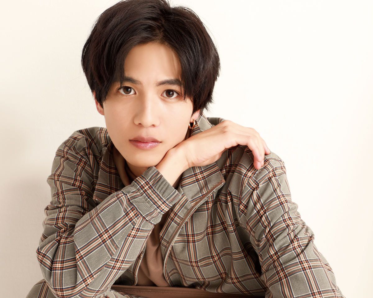 24位:新田真剣佑1996年11月16日出生于美国.