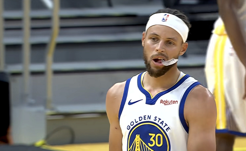 【影片】熟悉的味道！Curry復出後第一顆三分，手起刀落板凳席隊友提前慶祝！-黑特籃球-NBA新聞影音圖片分享社區