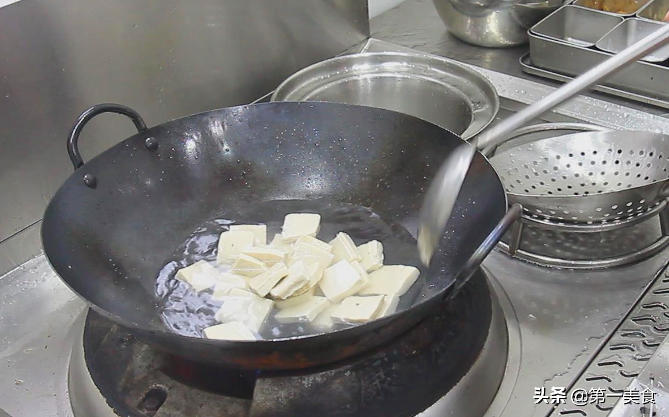 图片[9]-千张豆腐怎样做才好吃 厨师长分享这个技巧 豆腐鲜嫩又劲道-起舞食谱网