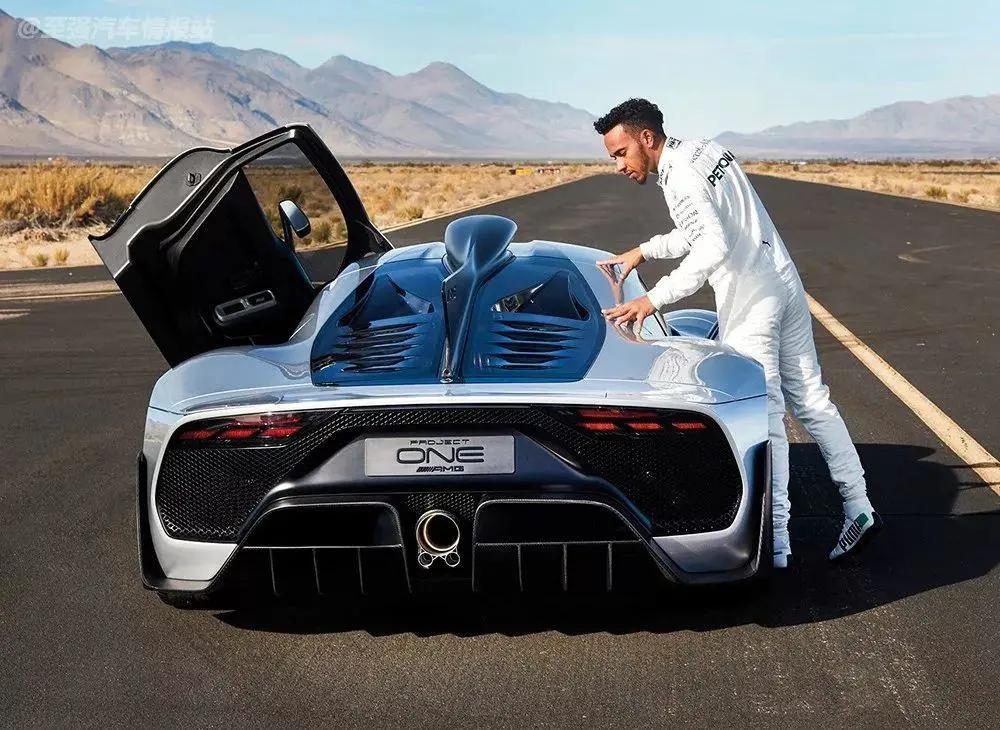 这款奔驰AMG跑车排量只有1.6L，加速却比布加迪还快