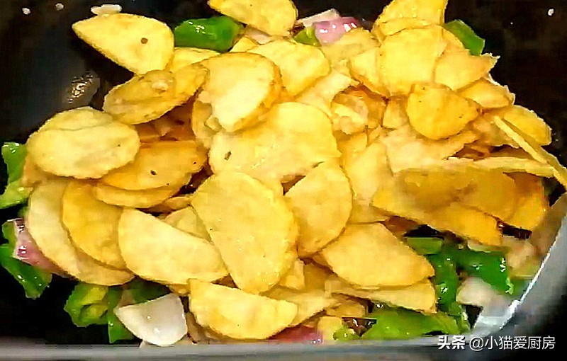 图片[6]-土豆不要炒 也不要炖 看看这道土豆的做法 味道香酥 好吃的很-起舞食谱网