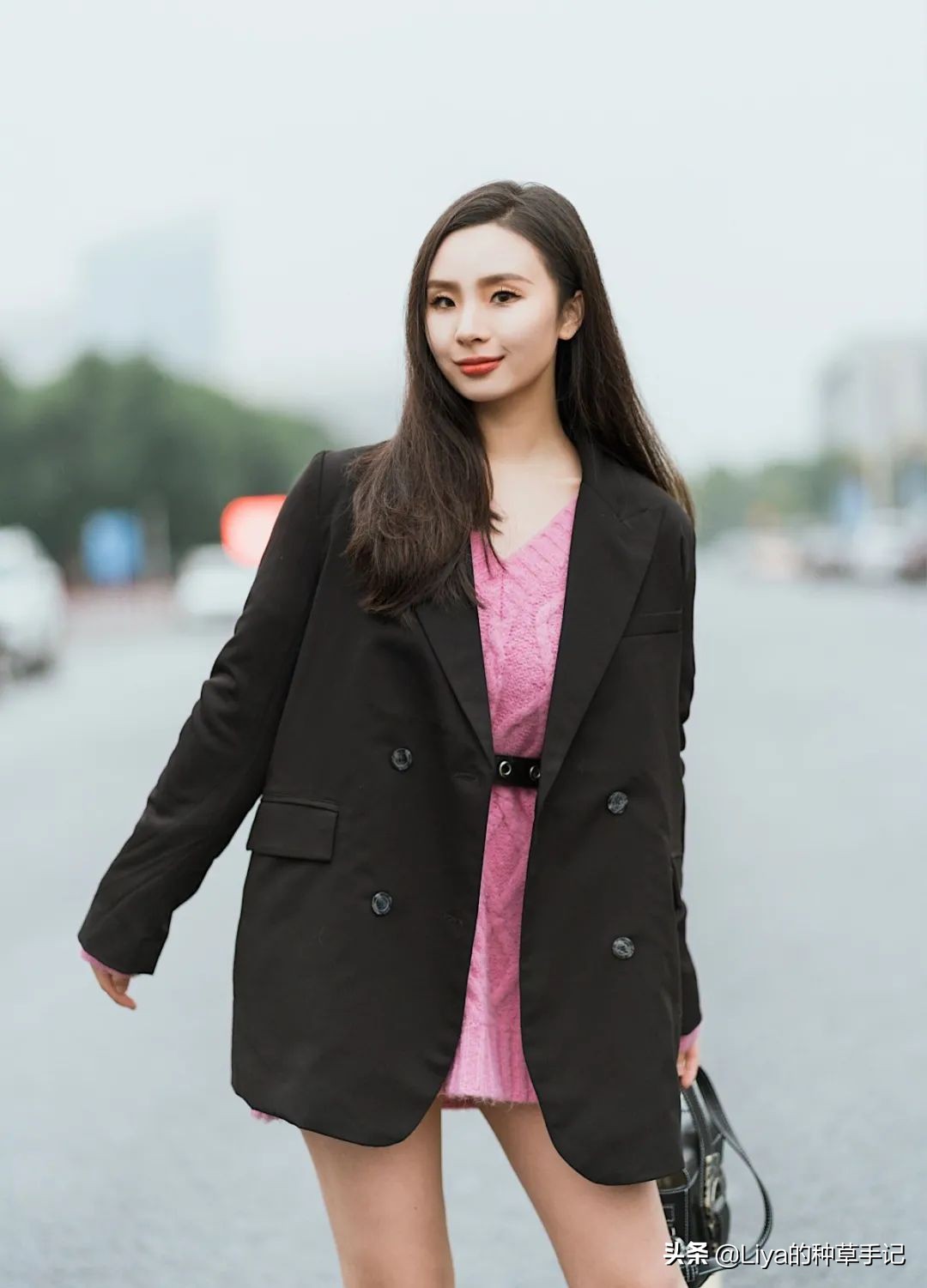 胖到想扔掉的毛衣，竟然可以搭得巨高级