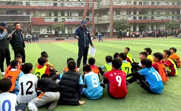 莲湖区小学足球代表队荣获市青少年校园足球联赛亚军
