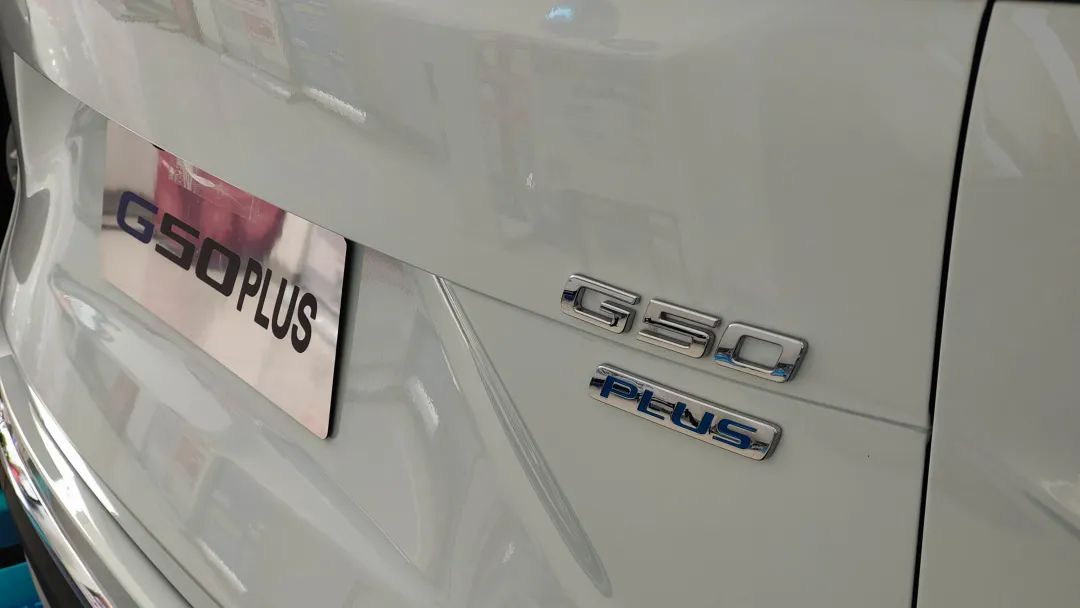 它比传祺M6强多了，堪称家用MPV中的智能担当