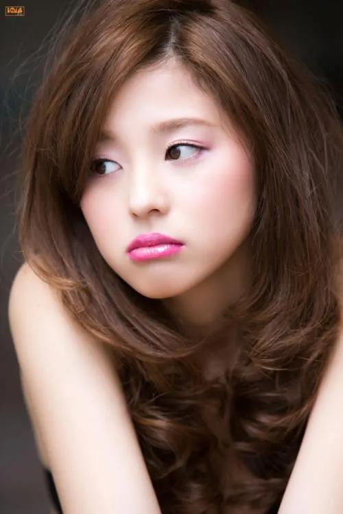 日本新晋第一性感长腿女神朝比奈彩图片