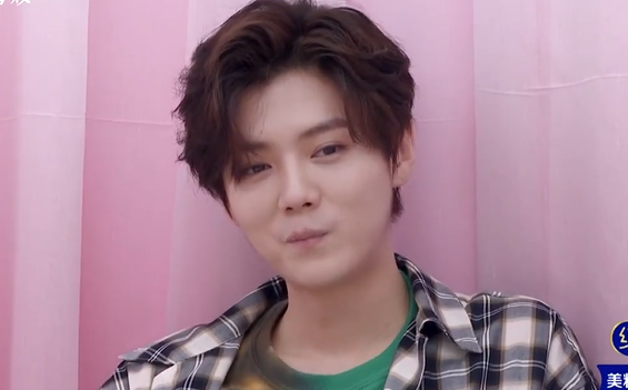 没想到归国三子再同框，鹿晗吴亦凡竟都输给了