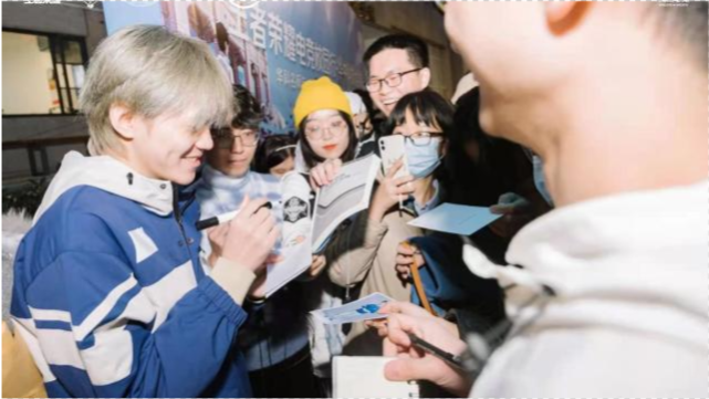 EStar promise is returned to, he Jiucheng is happy leave black, paragraph an amusing vermicelli made from bean starch: Just be an astral boast