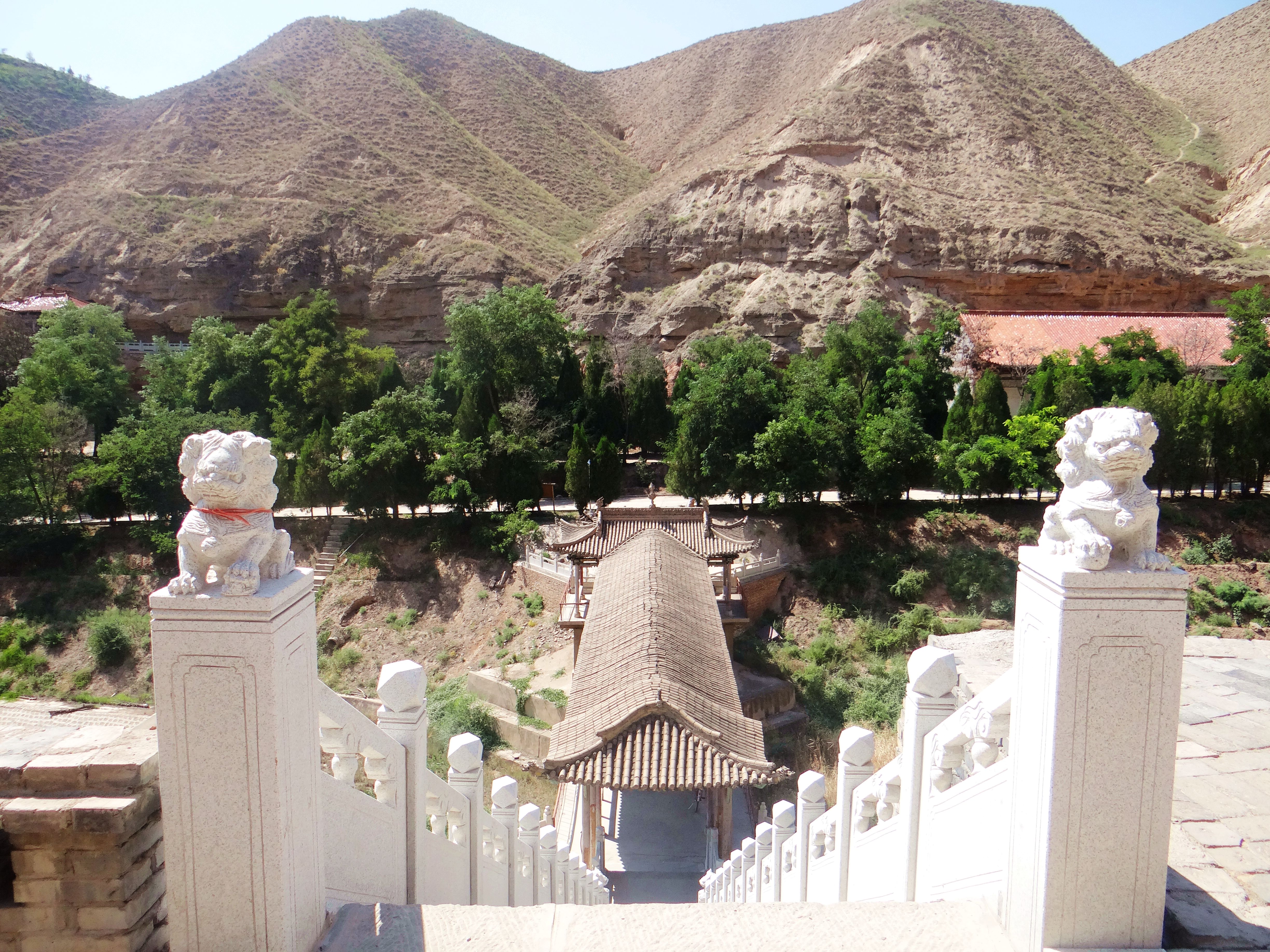 An ancient temple in the deep mountains of 1,400 years, 36 temples and grottoes, a very spectacular scenery