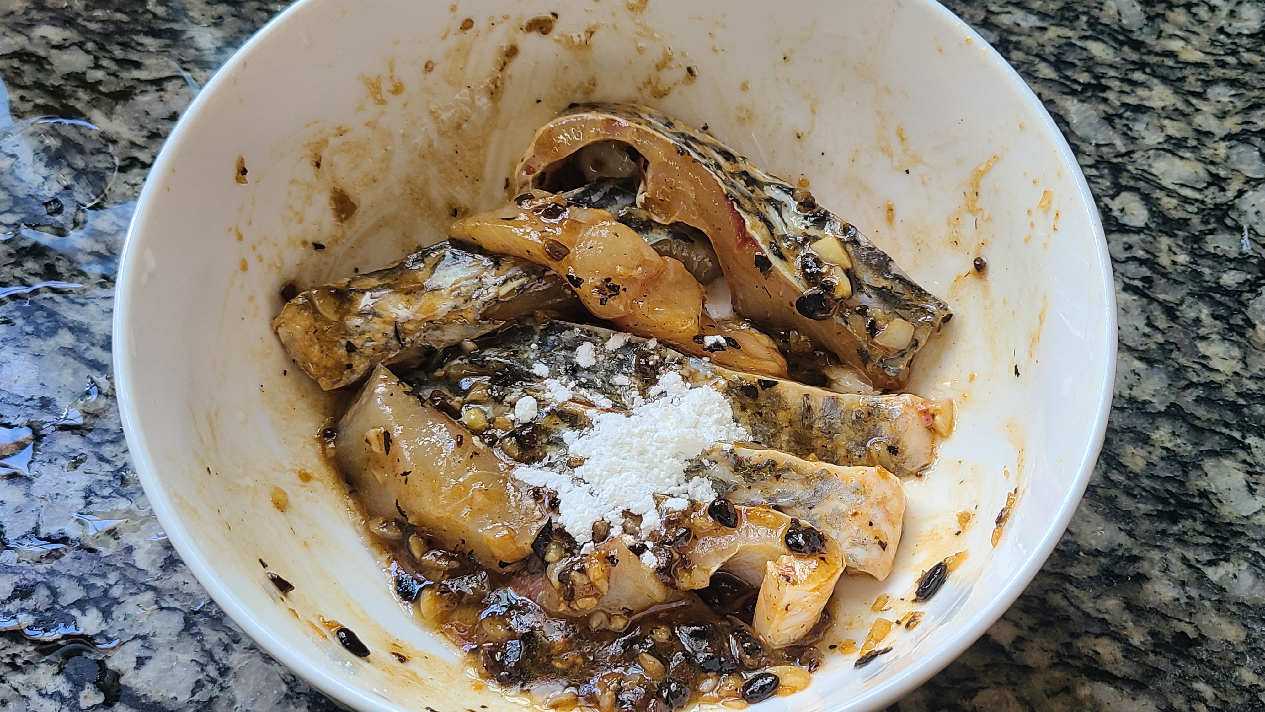 豆腐蒸鱼腩，广东人做出来就是好吃，香味四溢又简单，太下饭