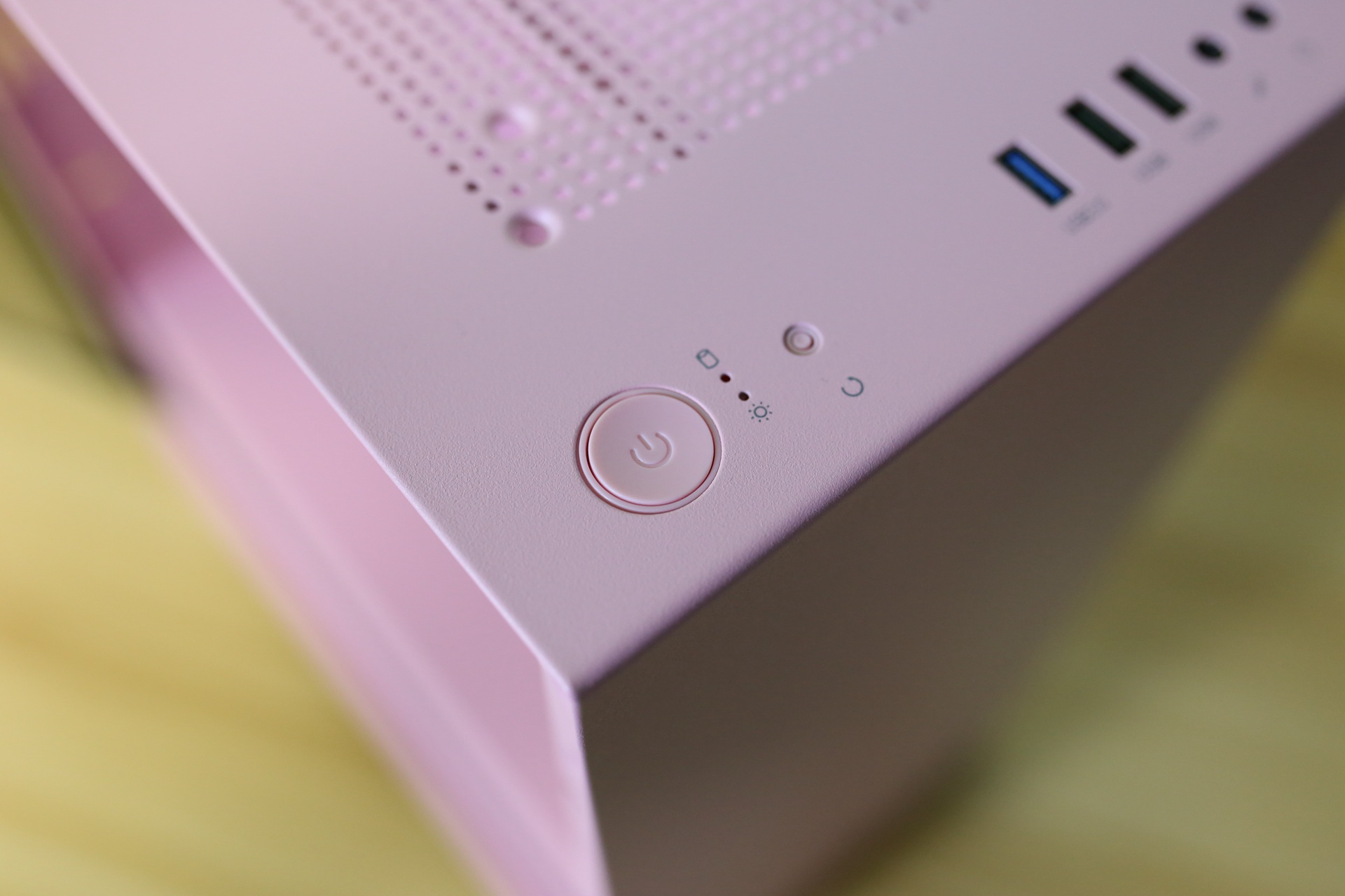 粉色机箱有喜欢的吗？YOGO M2猫抓粉女友爱不释手