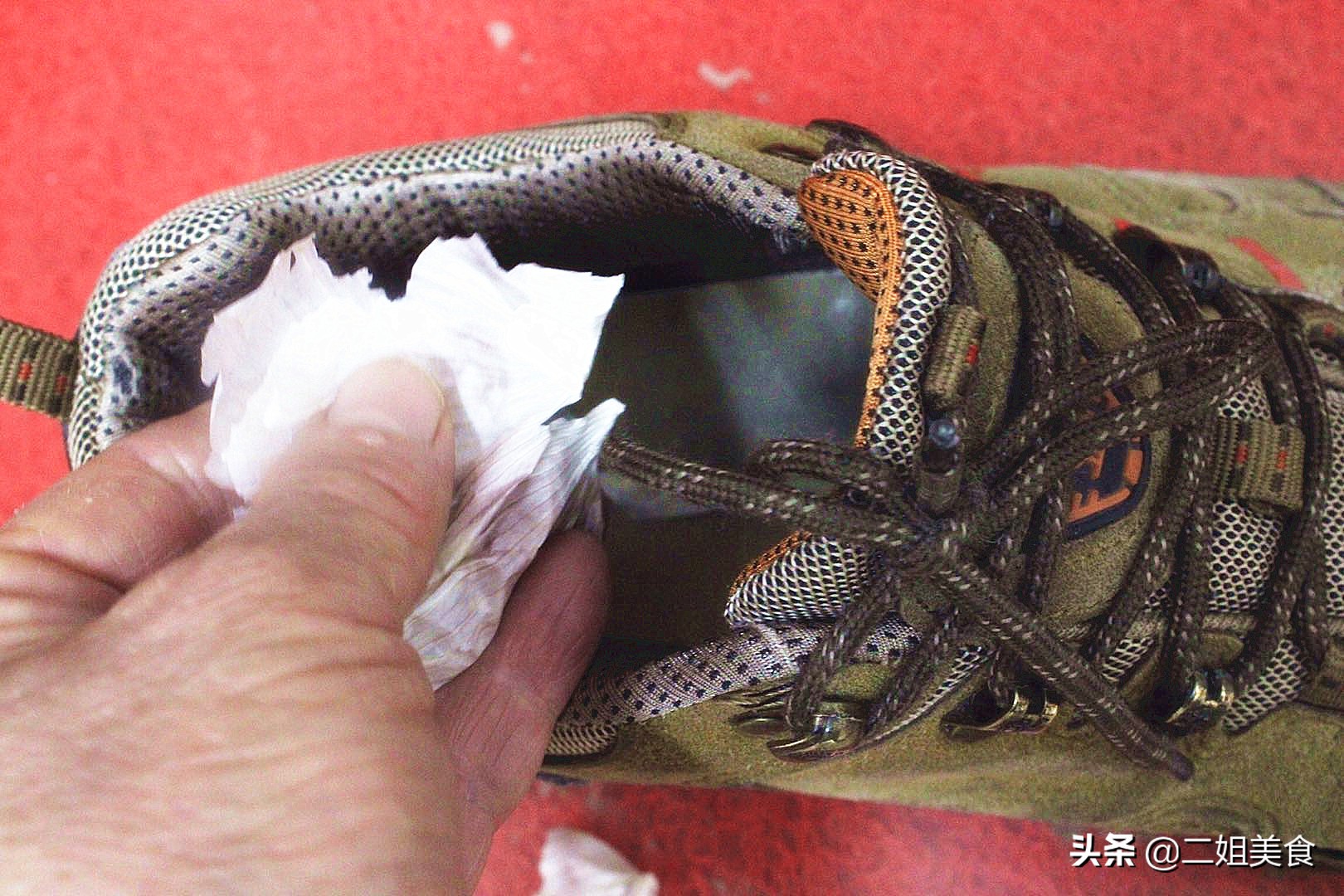 大蒜皮是好宝贝，别再扔掉了，教您大蒜皮的3个用法，简单实用