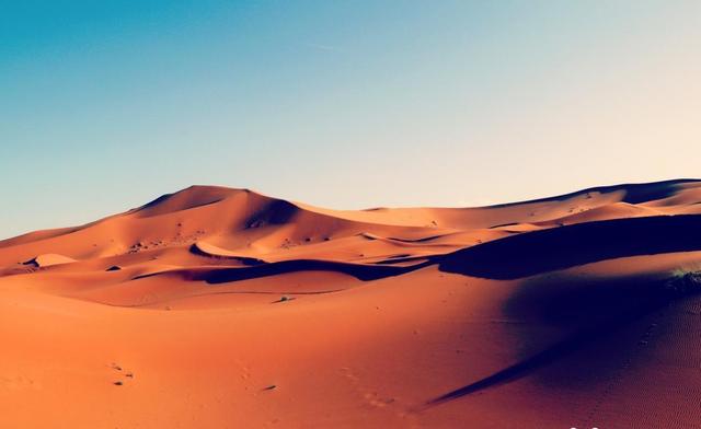 全球最浪漫的十大城市之一，被誉为色彩之国！将寺庙建在海上？