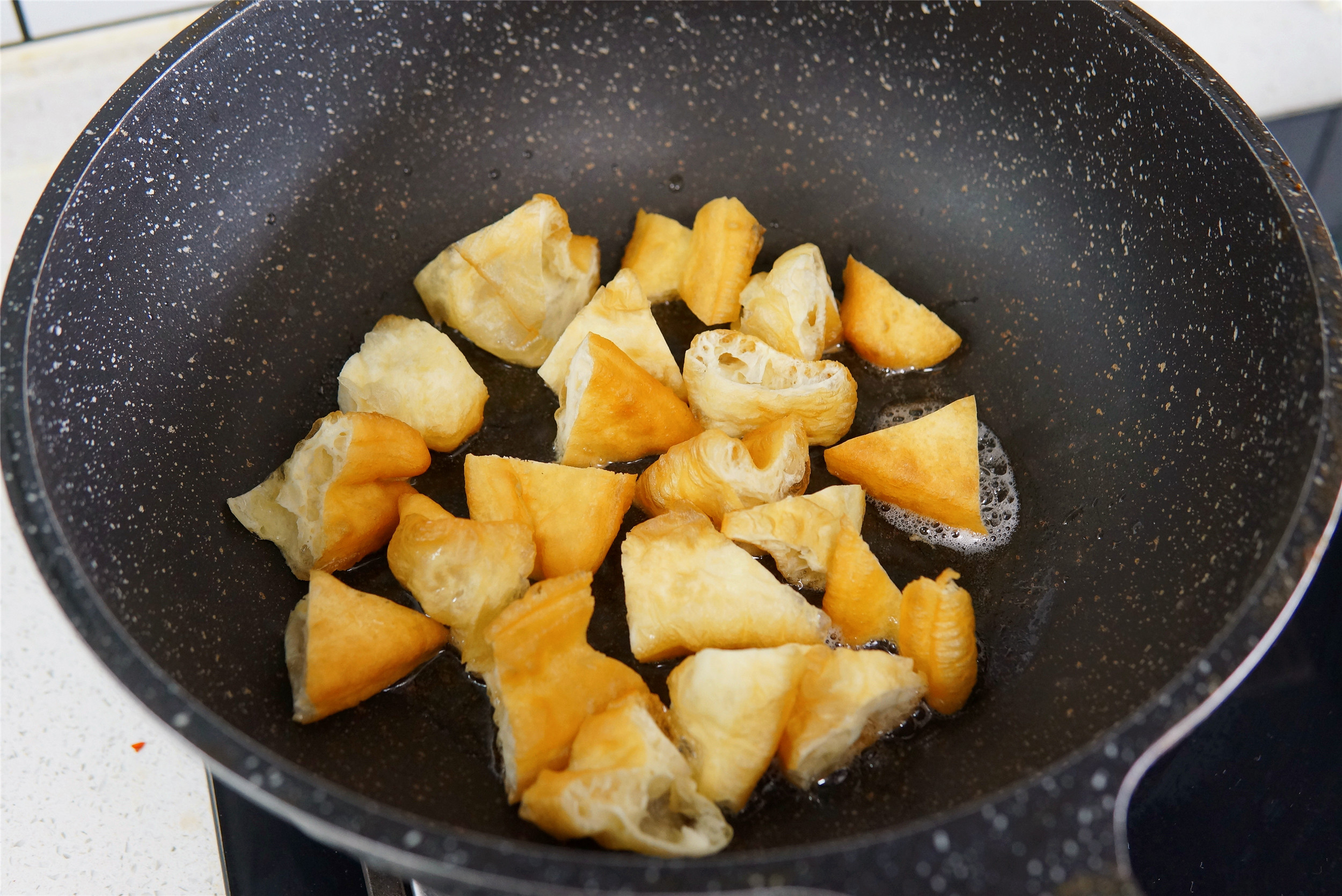 夏天没胃口，用丝瓜和油条巧搭配，想不到的好吃，次次吃不烦