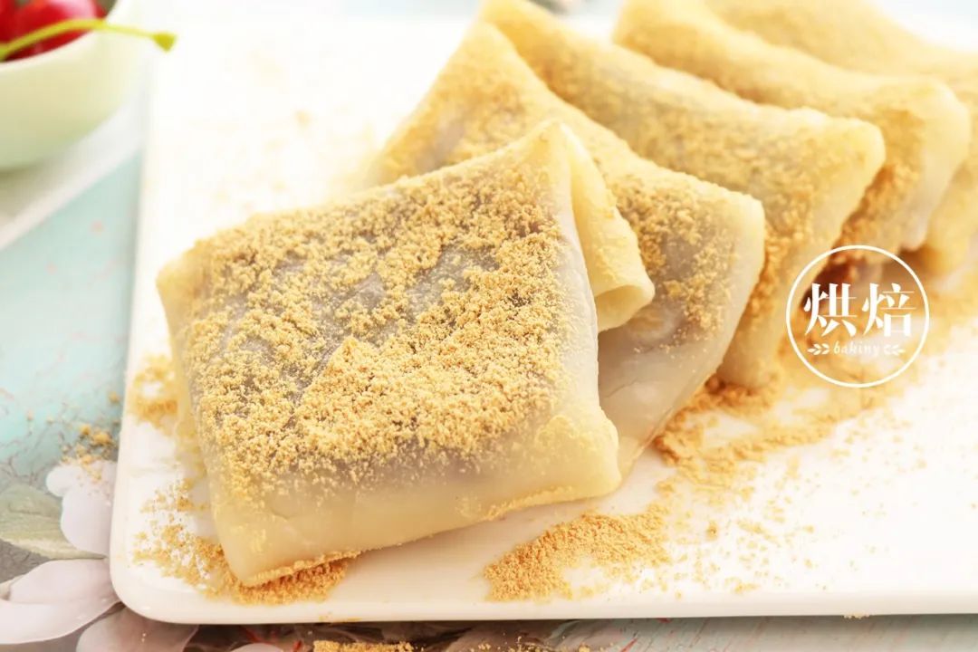不蒸不烤 糯米糊一煎一包 三分钟一块 撒黄豆粉 香糯绵软 巨好吃