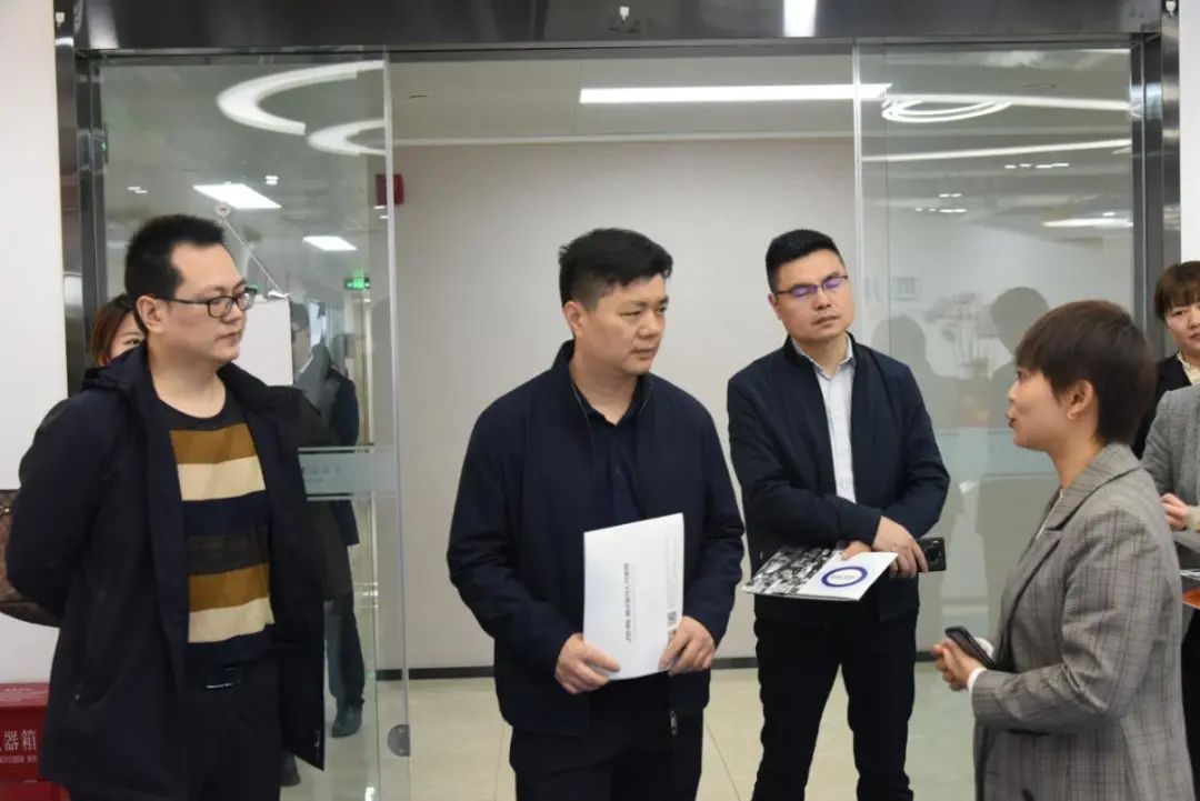 厦门高新技术创新中心有限公司党总支书记黄永鸿一行莅临园区