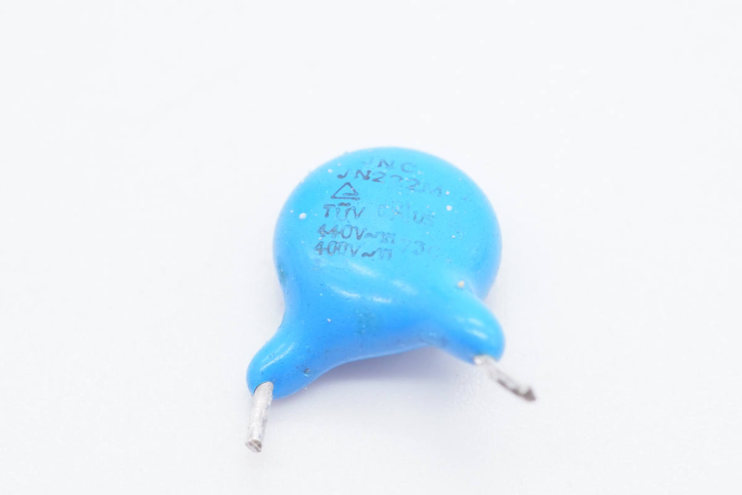 迷你机身，内置高集成电路，这款20W PD快充设计绝了