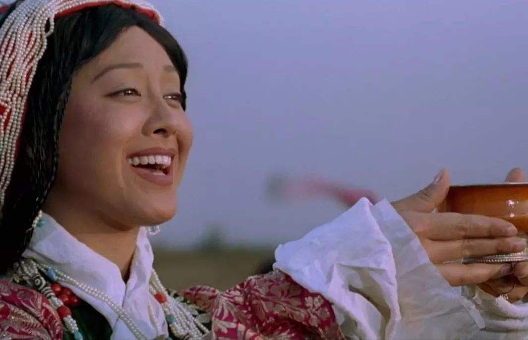 曾经阳光灿烂，如今乘风破浪，年近50的宁静，始终没成为一线女星