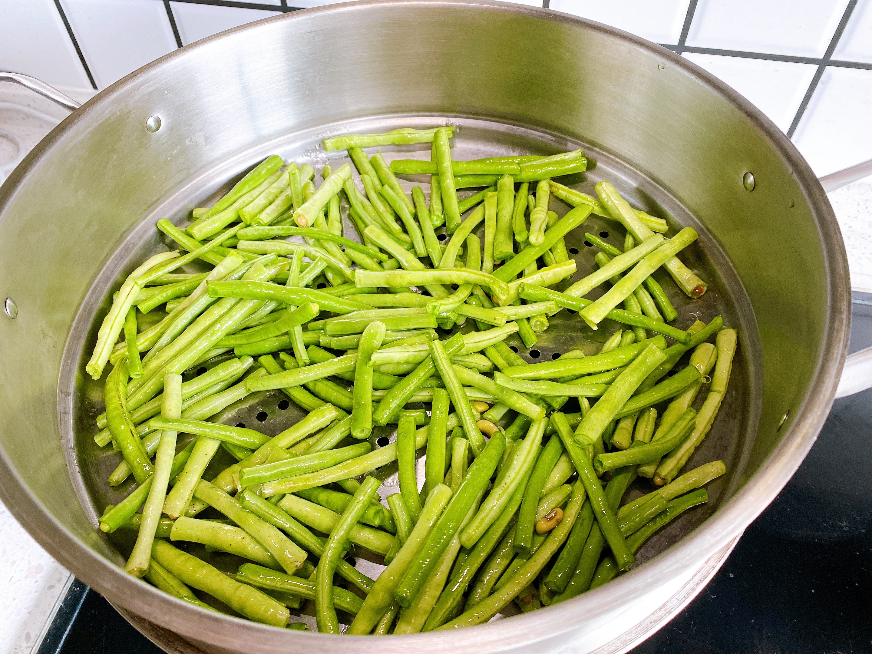 大厨教我的爆炒豆角，怪不得自己做得不好吃，原来是少了关键2步