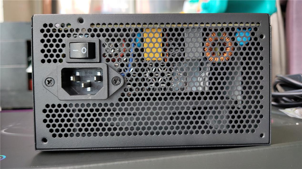 这是第一次也是最后一次，反正我以后再也不找“熟人”装机了