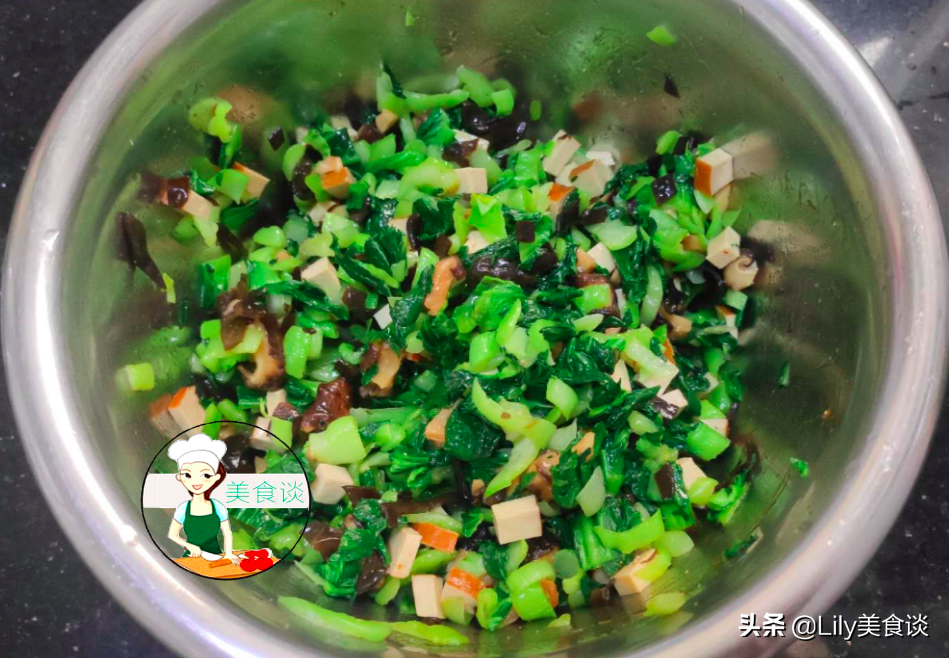 These vegetables are used as fillings together, the steamed buns are very fragrant, and they are delicious without meat, simple and nutritious