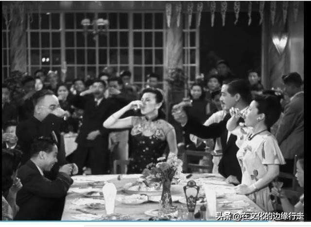 《一江春水向东流》里主角大都纪实表演，而配