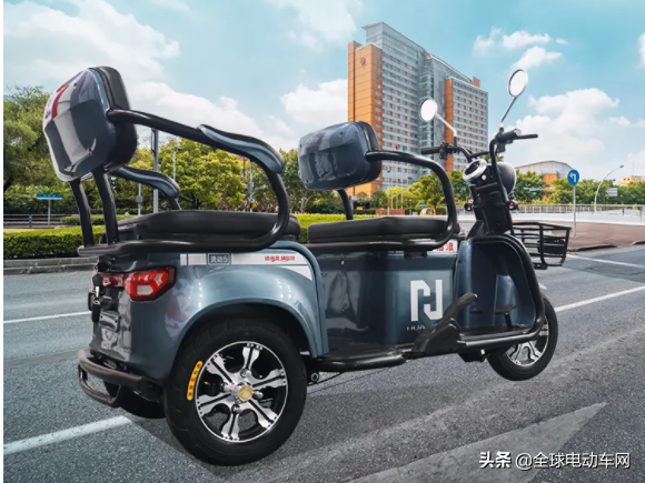能接送小孩上學(xué)，續(xù)航60公里，2款新上市的高端休閑三輪車