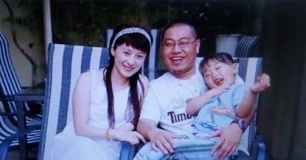 “可云”徐露：当红时隐退，嫁大7岁老公，46岁和17岁女儿似姐妹