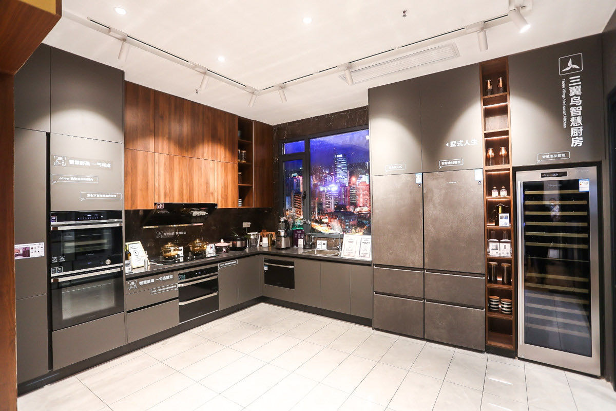 把智慧电器摆进厨房就是智慧厨房看完三翼鸟就知道错在哪