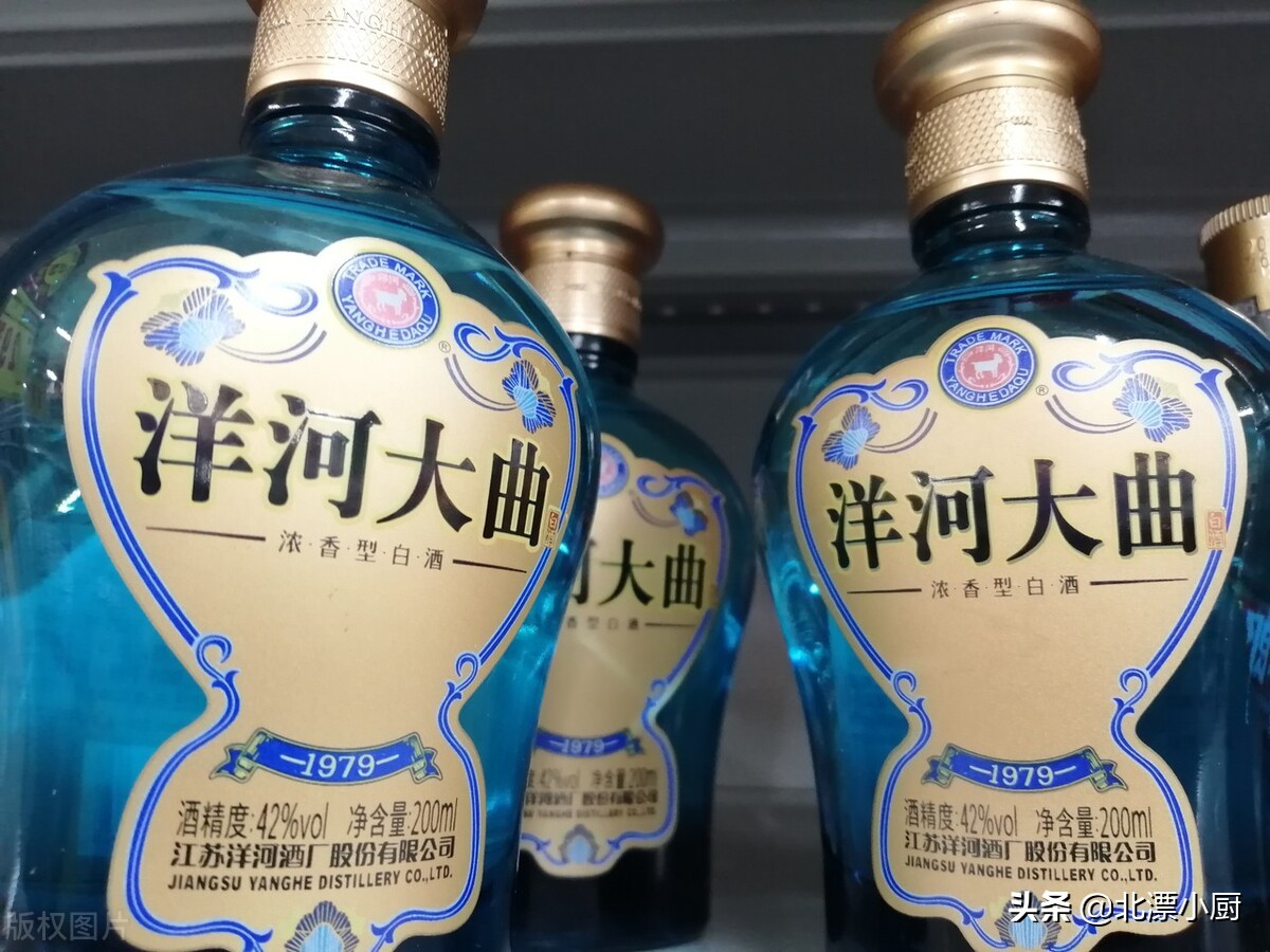 全國哪里產的白酒最好喝？中國十大白酒排行榜，看看你喝過幾種？