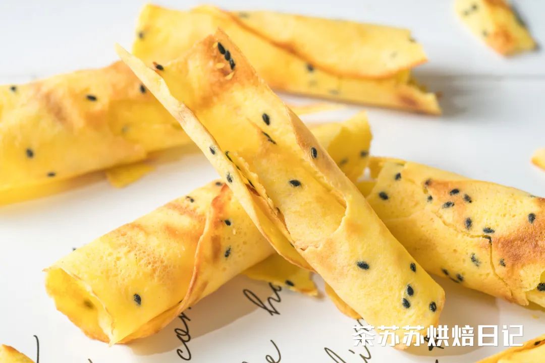 3個雞蛋加碗麵粉！ 攪和攪和，輕鬆一烙，酥脆的蛋捲就出來了