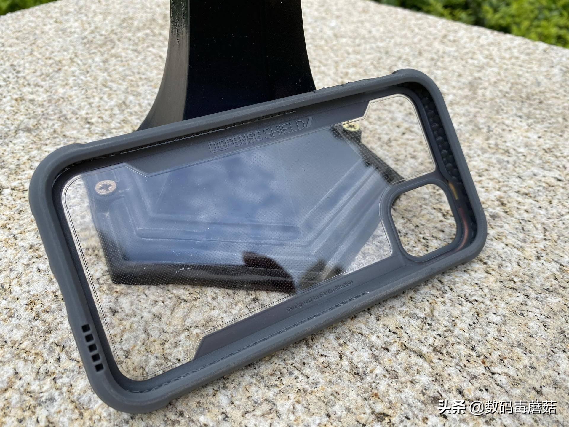 Come from the warning of 16s of evil spirit a group of things with common features: Mobile phone carapace must be bought prevent truly those who fall, 