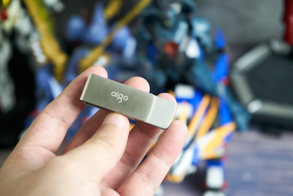 70块就能买到的大容量高传输办公利器：爱国者aigo U330
