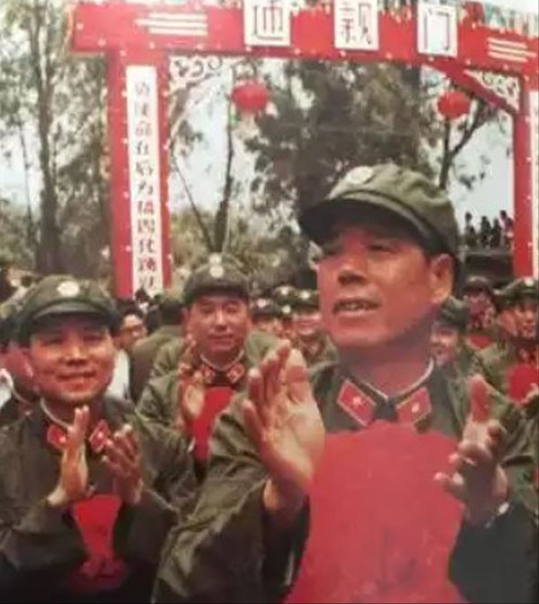 1985年百万裁军，邓小平拿领导干部开刀，2年完成后成效如何