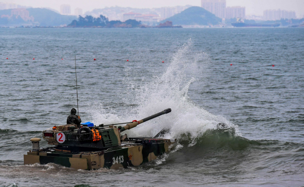 “解放军拟演练夺东沙”震动台湾，显示大陆实